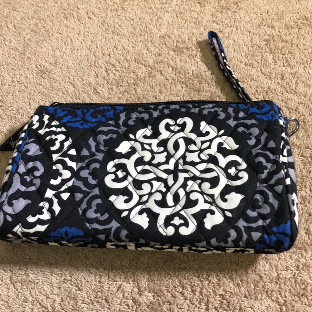 Vera Bradley clutch wristlet. NWOT - Picture 5 of 7